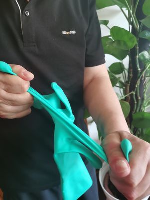 15 Mil Thickness Green Nitrile Glove Disposable Protective Gloves for Food Processing Medical and Industrial Applications